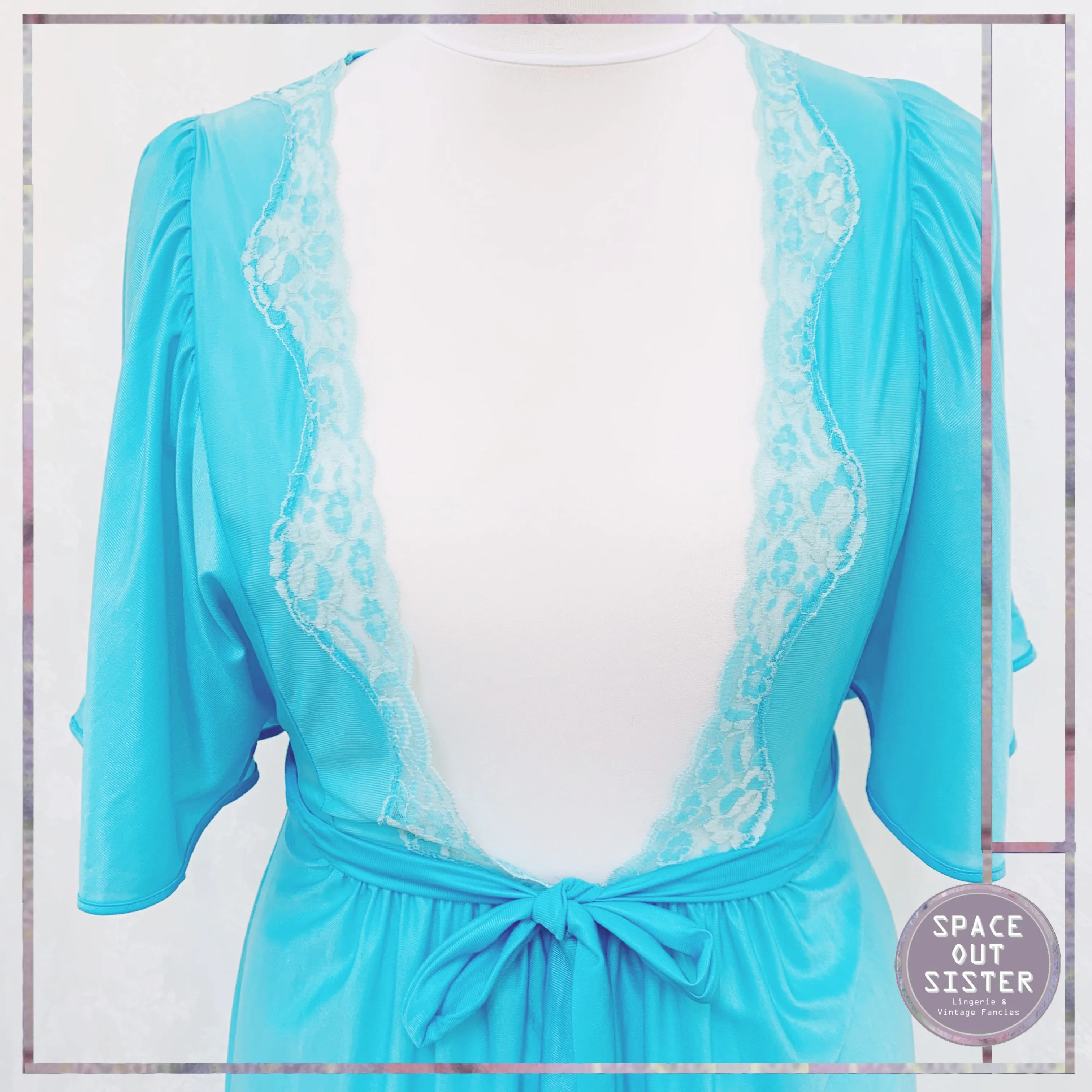 Circa 1980s Vintage Turquoise Summer Robe