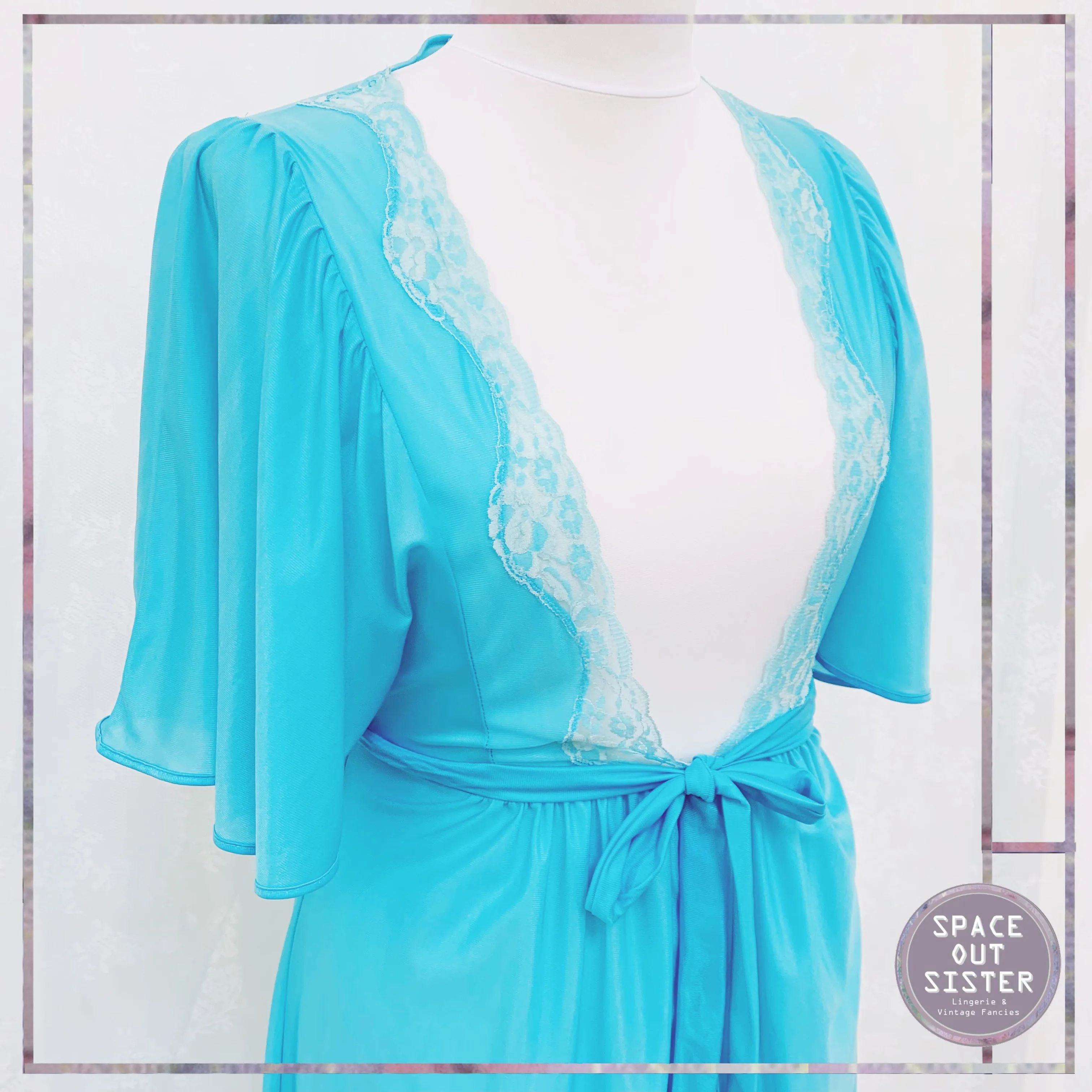 Circa 1980s Vintage Turquoise Summer Robe