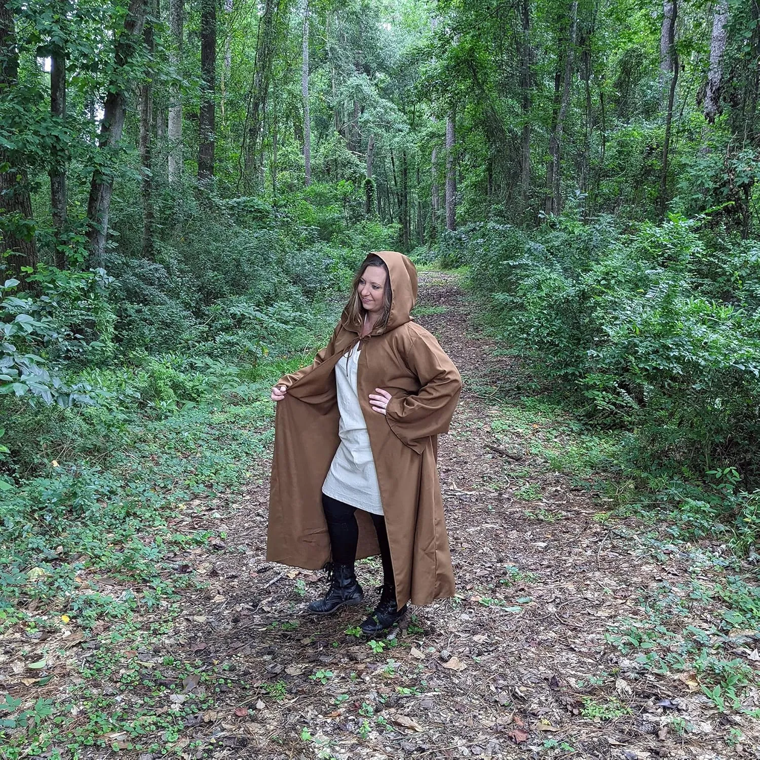 Everfan Adult Hooded Robe with Sleeves | Wizard, Jedi, Monk, Medieval Cosplay Cape, LARP Halloween Costume for Adults