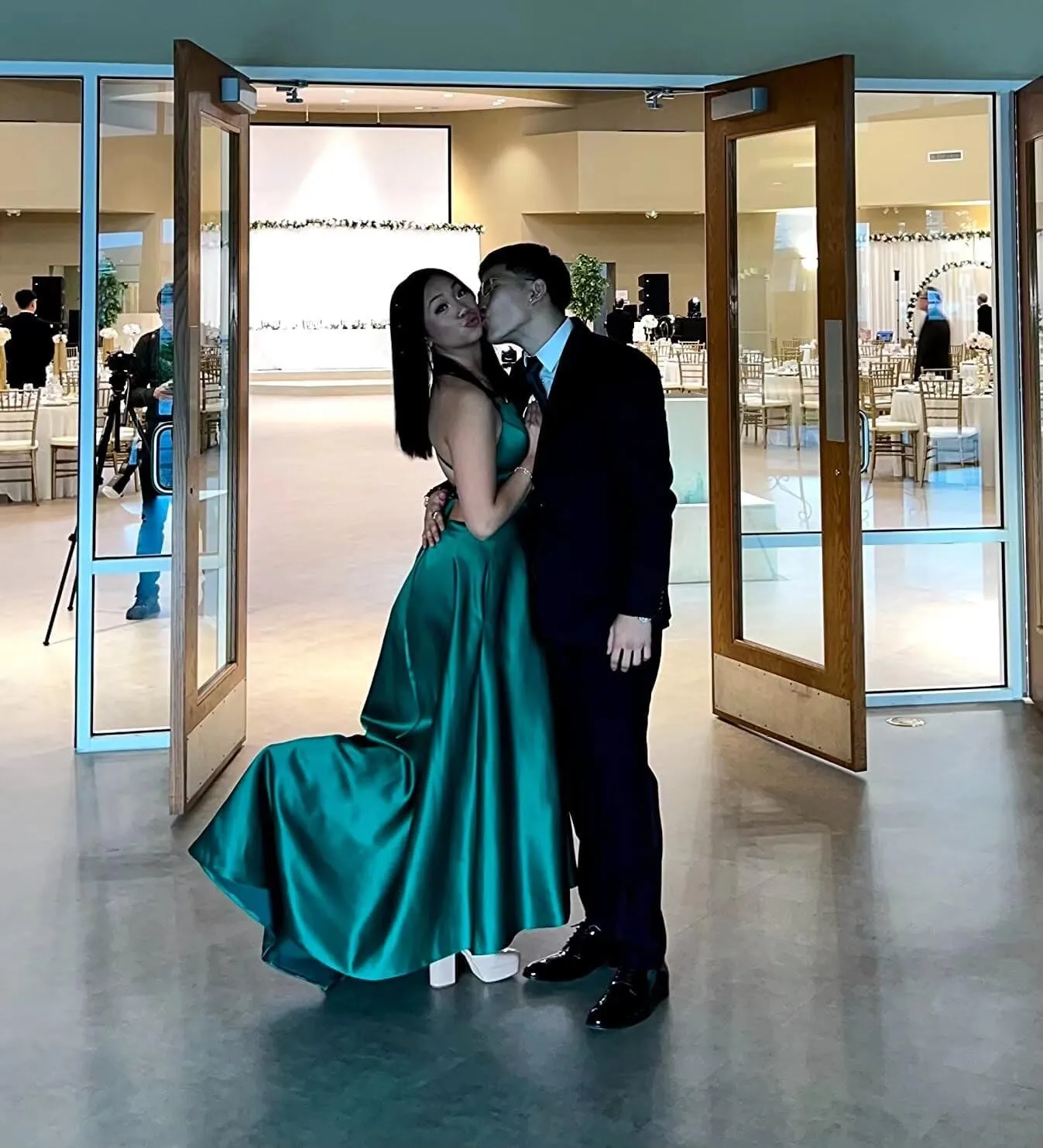 Spaghetti Strap Satin Prom Dresses Ball Gowns for Women Formal Slit Bridesmaid Dress with Pockets