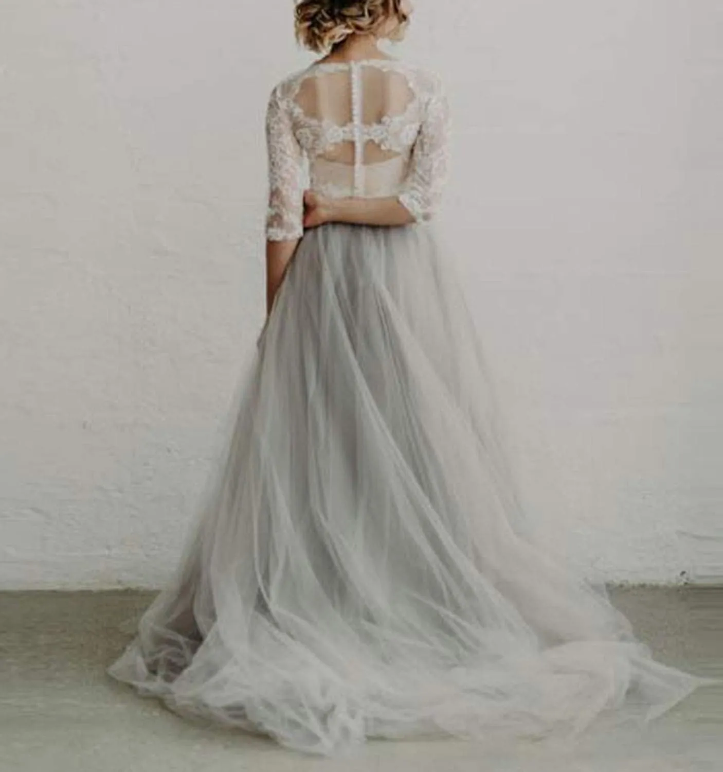 Women's Long Tulle Skirt Ball Gown Wedding Skirt with Long Train for Prom Bridal Overskirt Maxi